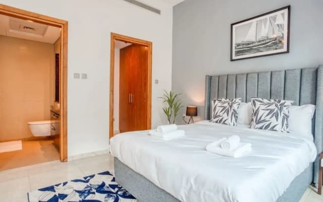 Chic & Cosy Apartment in Bay Square - photo 3