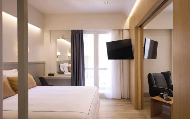 AthenSun Luxury Suites - photo 3