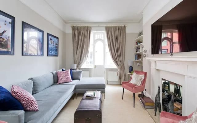 Luxurious 2-Bed Apt, 5 mins from Buckingham Palace - photo 4