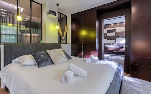 Montaigne Executive Suite - photo 5