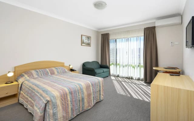 Gateway Motel - photo 2
