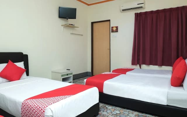OYO 89928 Acf Guest House - photo 3