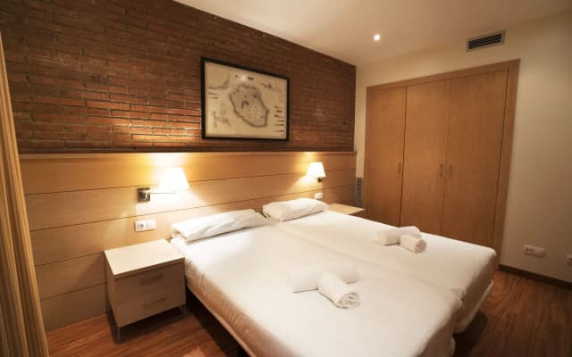 Serennia Cest Apartamentos Arc de Triomf - photo 3