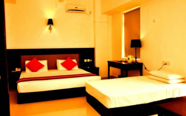 Sai Sea City Hotel - photo 3
