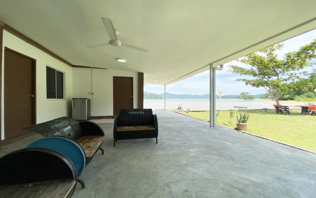 OYO 90317 Ambong Bay Resthouse - photo 3