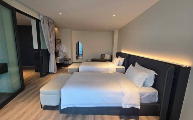 The Clover Hotel - photo 2