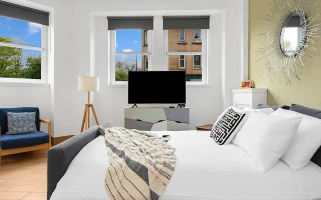 Edinburgh City Centre 2BR Apartment - photo 2