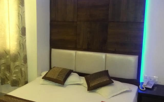Hotel Saffron Inn - photo 5