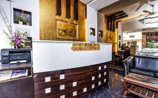 Ambica Deluxe Hotel - photo 2