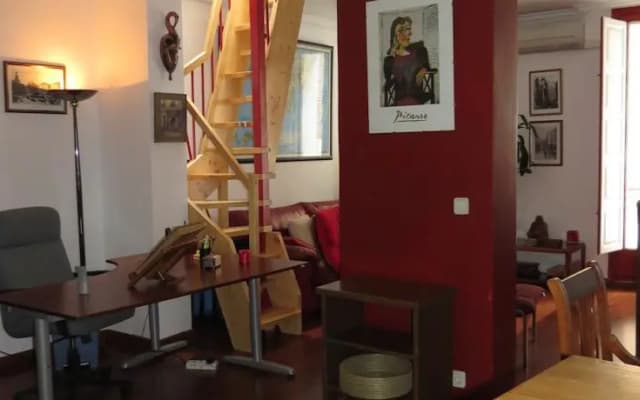 Cozy Central Apartment - photo 2