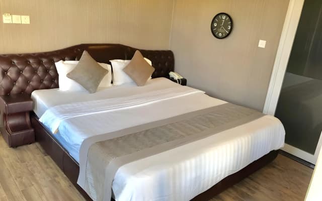 New Sun Hotel - photo 2