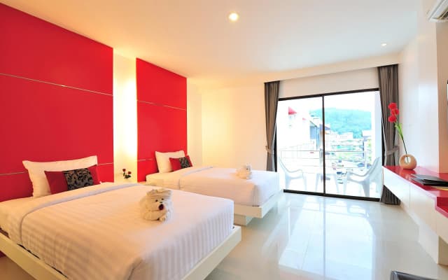 Alfresco Phuket Hotel - photo 2