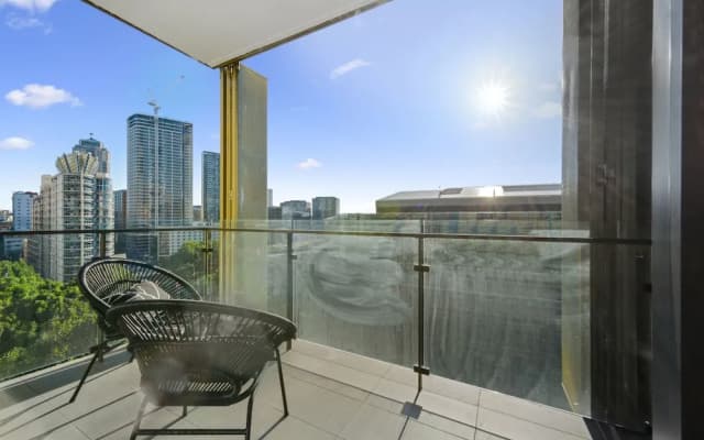 Full Darling Harbour View Luxury 2 Bedroom Apartment - photo 5