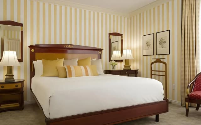 Orchard Hotel - photo 4