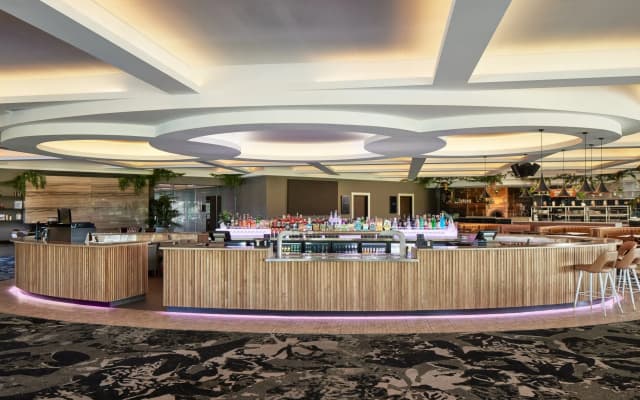 Holiday Inn Warwick Farm by IHG - photo 2