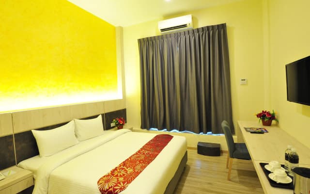 Marvelux Hotel - photo 3