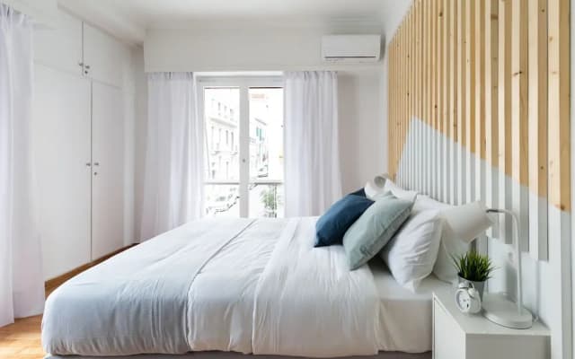 UPSTREET Acropolis Core Bright Modern Apt - photo 4