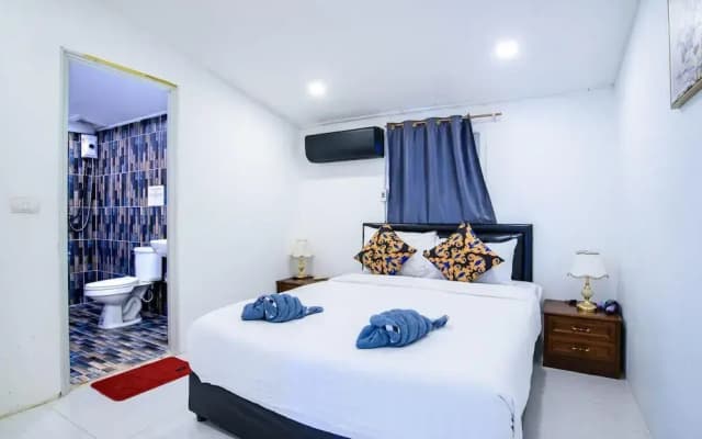 Cozy 6BR Pool Villa Close to Beach CP6 - photo 3