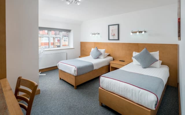 Flexistay Aparthotel Sutton - photo 5