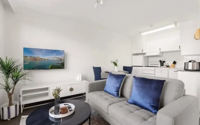 Harbourside 15 in Mcmahons Point - photo 2