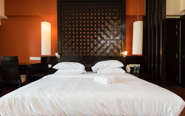 W Studio Resort Suites at Pyramid Tower - photo 2