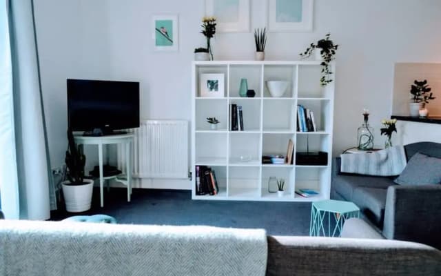 2 Bedroom Apartment In City Centre - photo 2