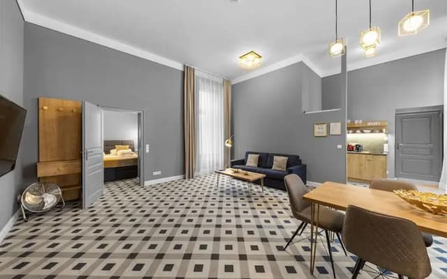 KH Opera Apartments - photo 3