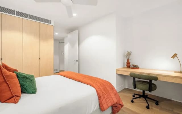 Hall St Apartments by Urban Rest - photo 2