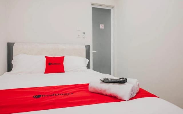 Kost M25 Hostel by Reddoorz - photo 2