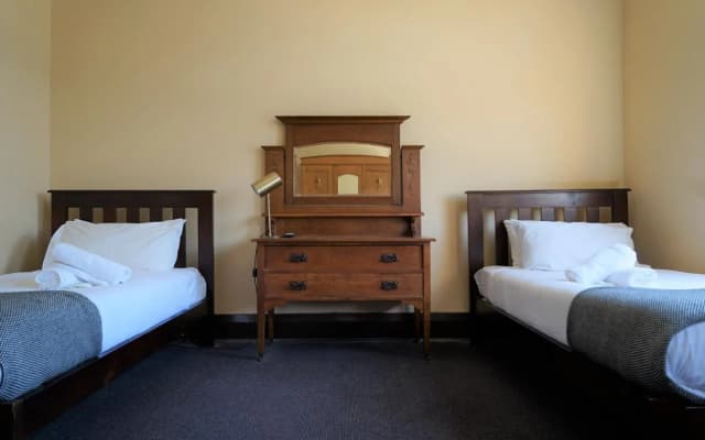 Sir Joseph Banks Hotel - photo 2