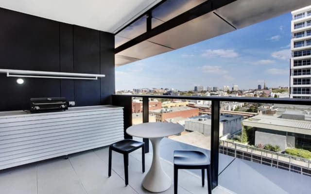 Corporate Keys- Lilli Apartments - photo 5