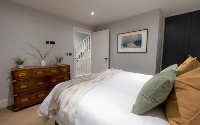 Three Bed Apts near Spitalfields Mkt - photo 5