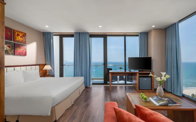 Yarra Ocean Suites Danang - photo 2