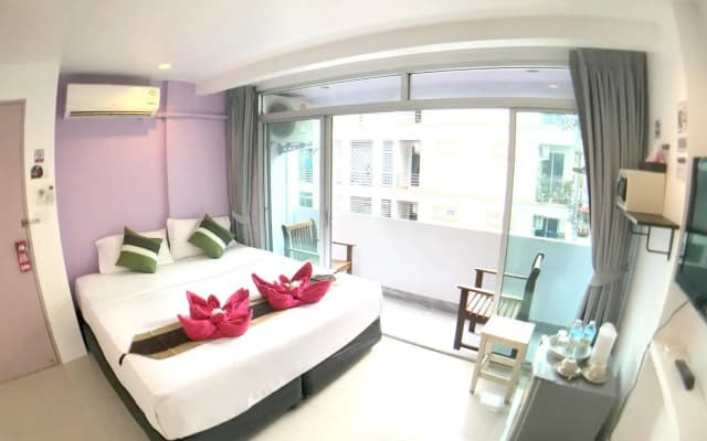 The Room Patong Hotel - photo 2