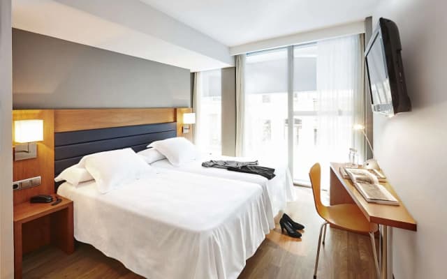 Barcelona Century Hotel - photo 3