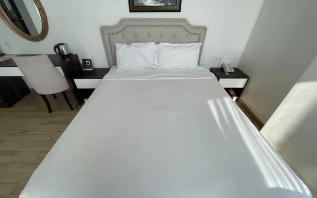 RHM Hotel - photo 2