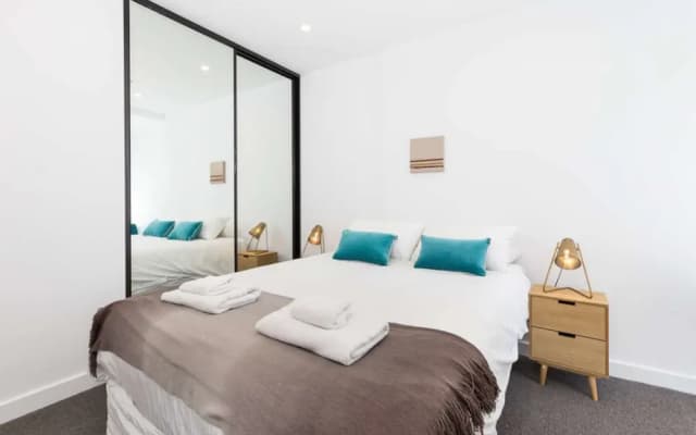 Executive 3 br Caulfield North - photo 4