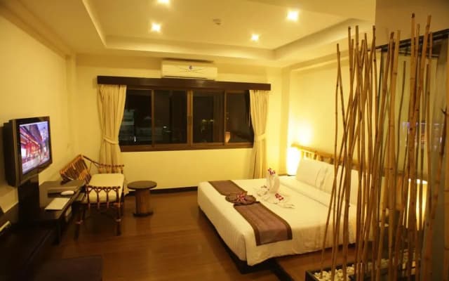 Bamboo House Phuket Hotel - photo 4