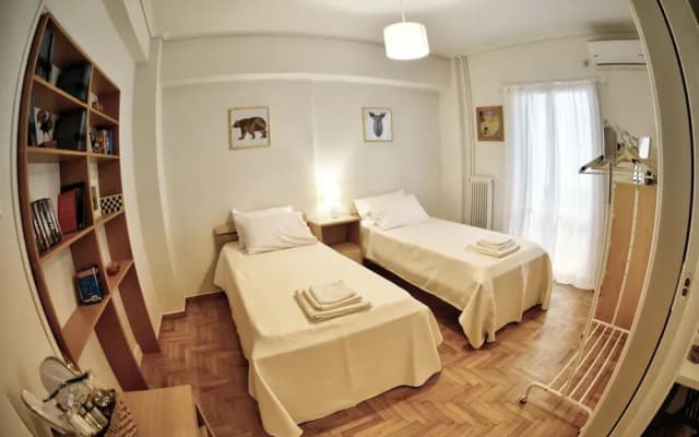 Top Koukaki Location 2 Bedrooms - photo 5