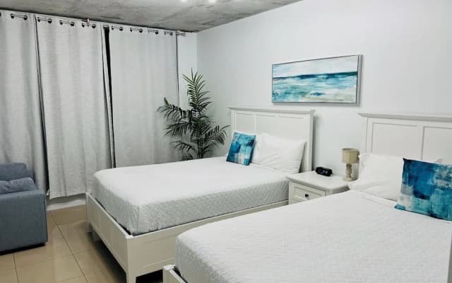 Midblock Miami - photo 4