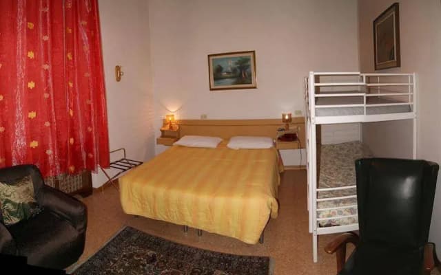 Hotel Cosmos - photo 3