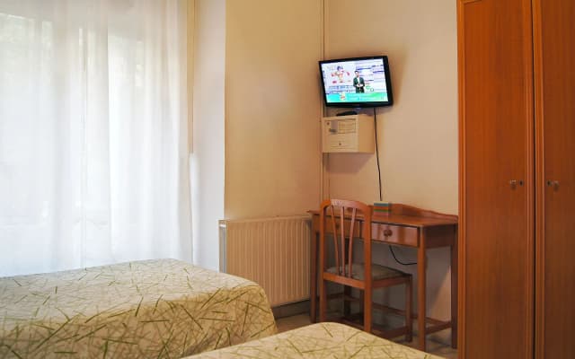 Hostal Fuencarral Kryse - photo 3