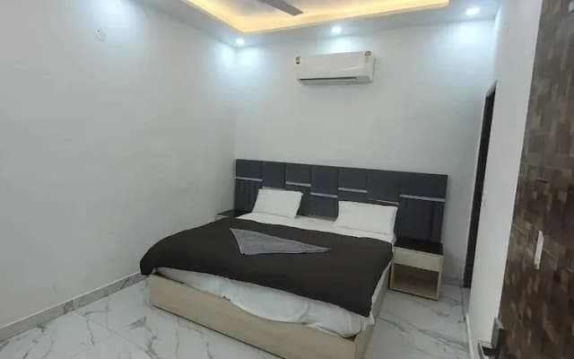 Roomshala Hotel Scorpio - photo 2