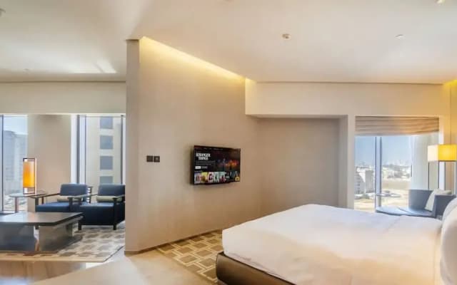 Elegant 1BR Near Wafi Mall Central Dubai Stay - photo 5
