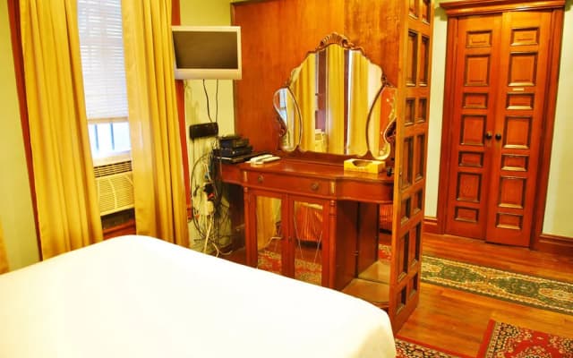 Missing Lantern Resident Suites - photo 5