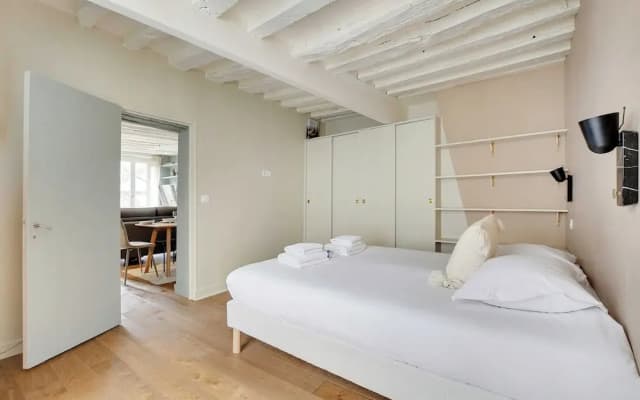 Chic Apartment -1br/4p- Haut Marais / Republique - photo 3