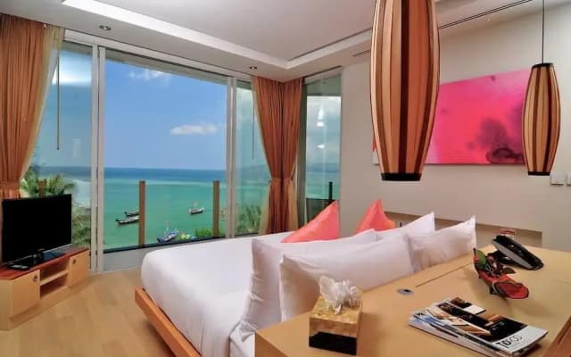 Beachfront Phuket Seaview Suites - photo 4