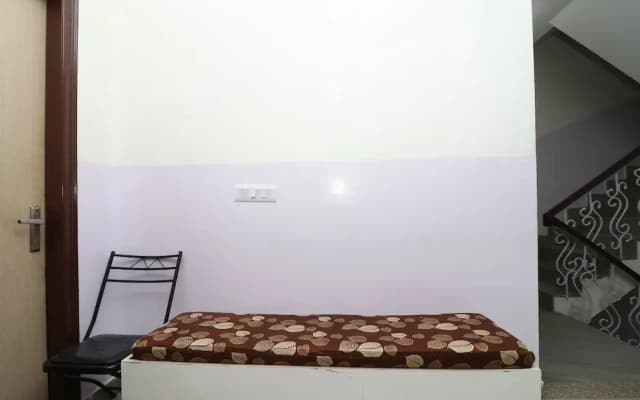 OYO 28620 Hotel Monarch - photo 2