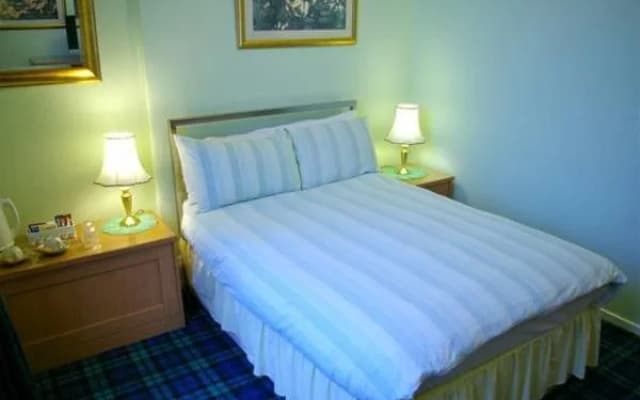 Garlands Guest House - photo 2