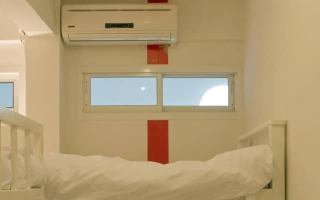 HQ hostel Silom - photo 2